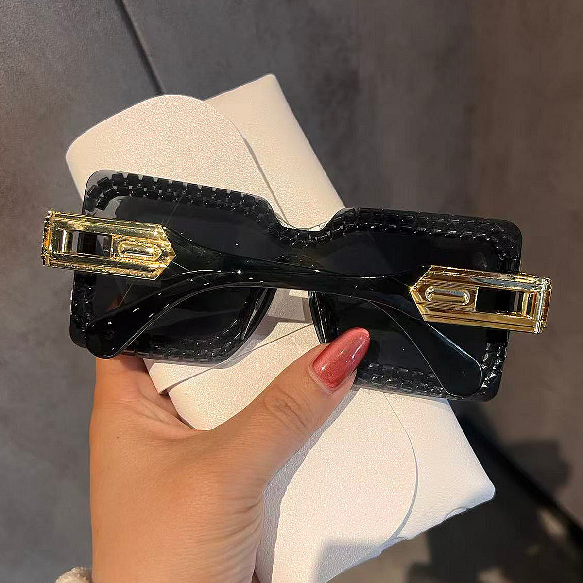Damen Modische Oversized-Sonnenbrille mit funkelndem Kristallbesatz Brehn