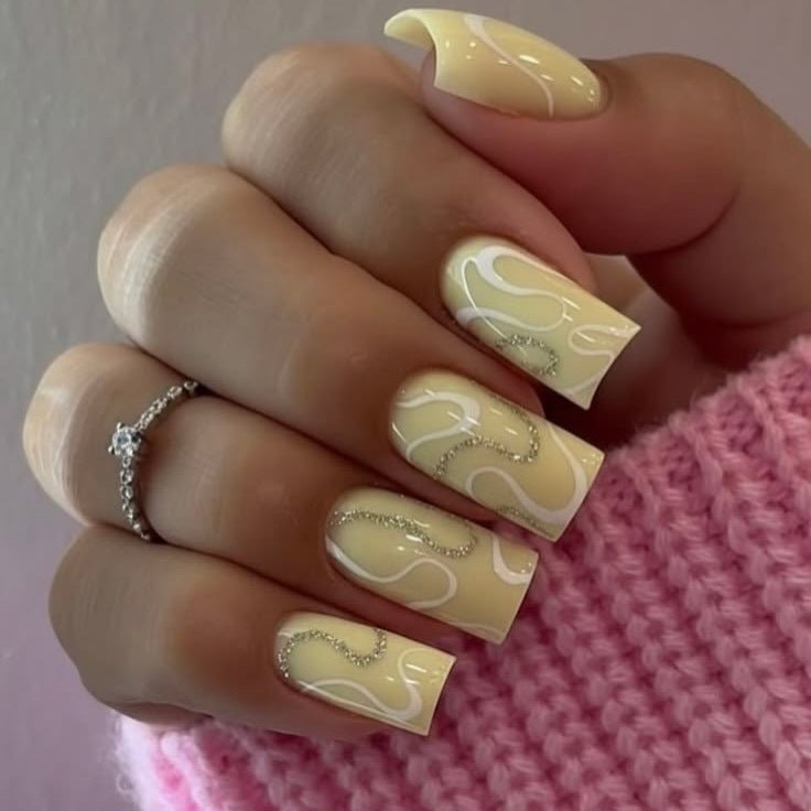 Kunstnagelset mit eleganten 3D-Verzierungen Brehn