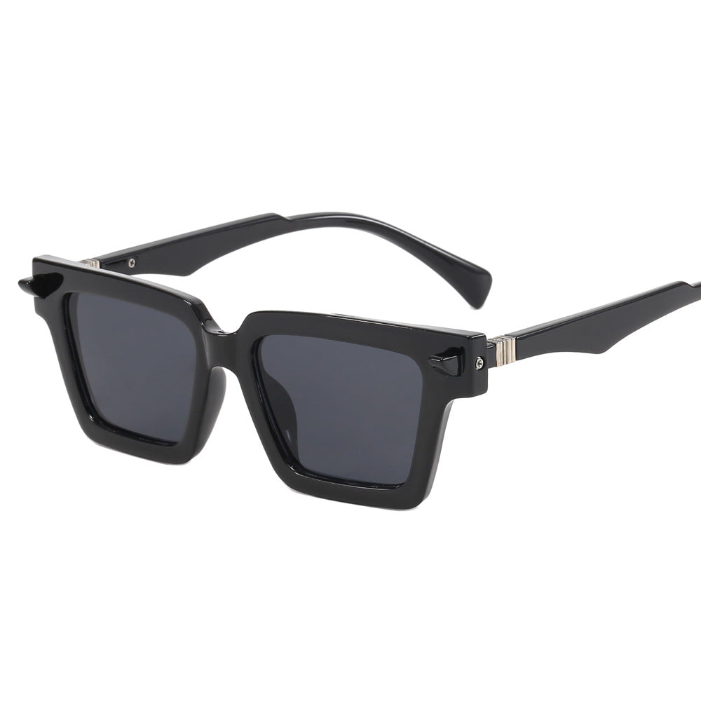 Damen modische Sonnenbrille mit einzigartigen geometrischen Akzenten Brehn