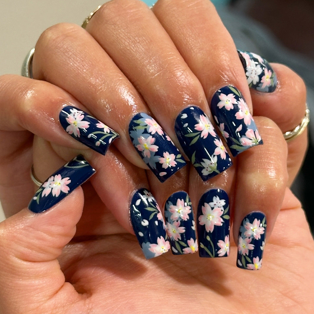Kunstfingernägel Im Floralen Design Brehn