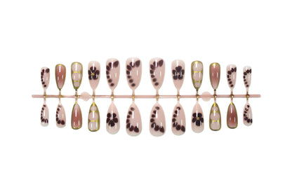 Kunstnagelset mit exquisiten floralen Motiven Brehn