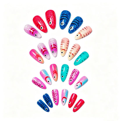 Verspielte fischthemed Nagelkunst Brehn