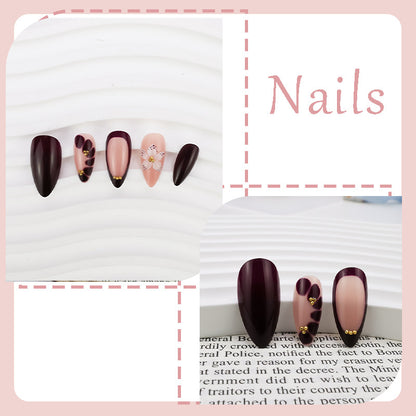 Kunstnagelset mit eleganten Blumenmustern und Glamour-Akzenten Brehn