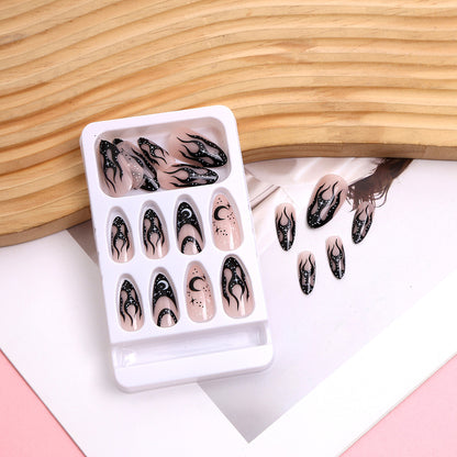 Künstlerisches Flammen-Design Press-On Nagelset Brehn