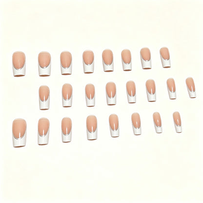 Elegantes French Tip Nagelkunstset Brehn