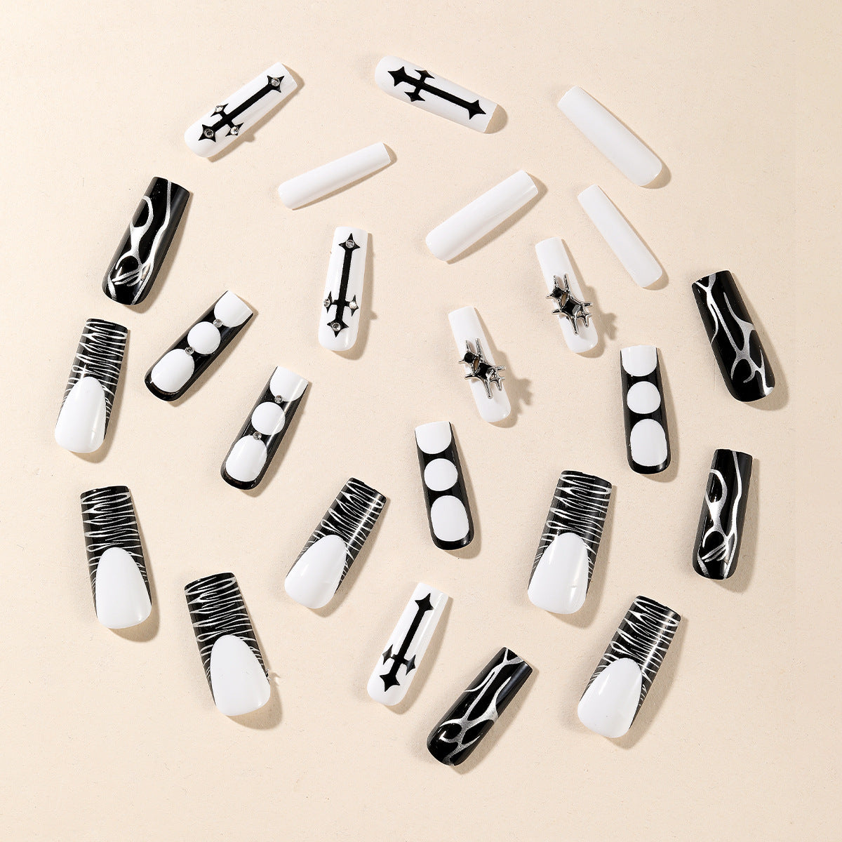 Gothic Chic Nail Art Set Brehn