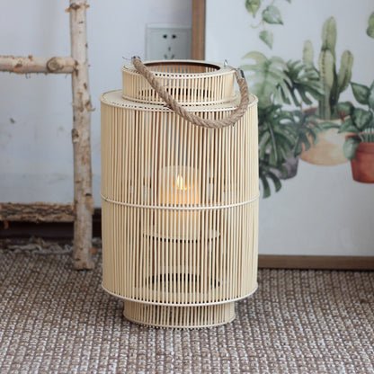 Dekorative Laterne aus geflochtenem Material Brehn