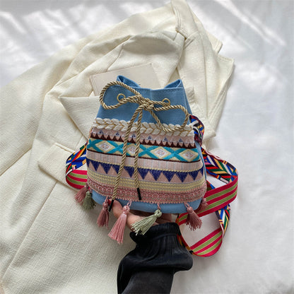Bestickte Festival-Kordelzugtasche