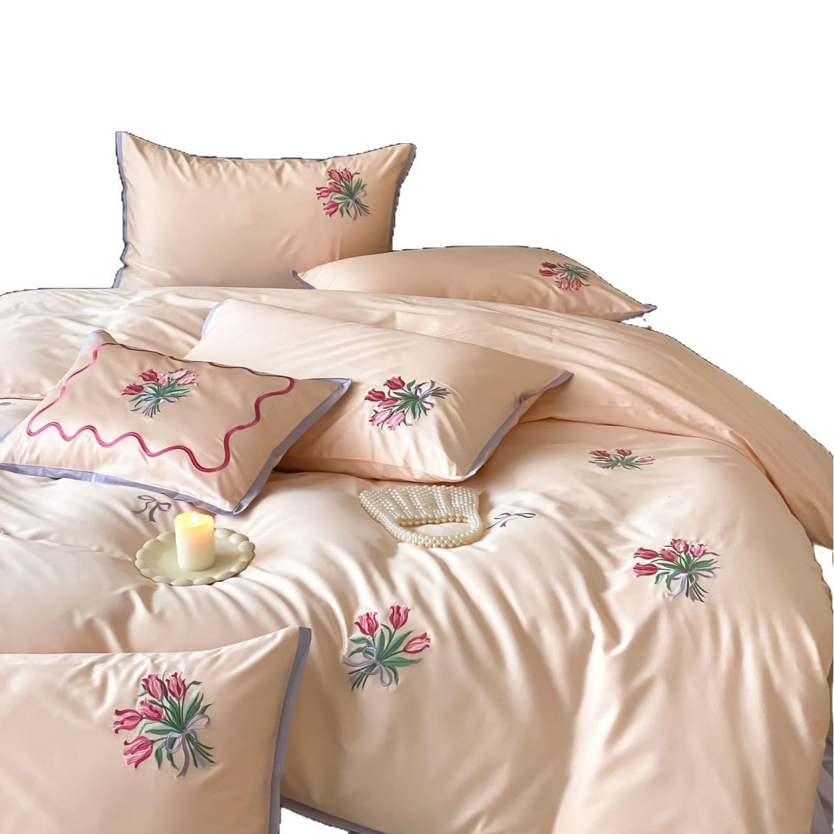 Feines Baumwollsatin-Bettwäsche-Set mit bestickten Tulpenbouquets und kontrastierender Paspel