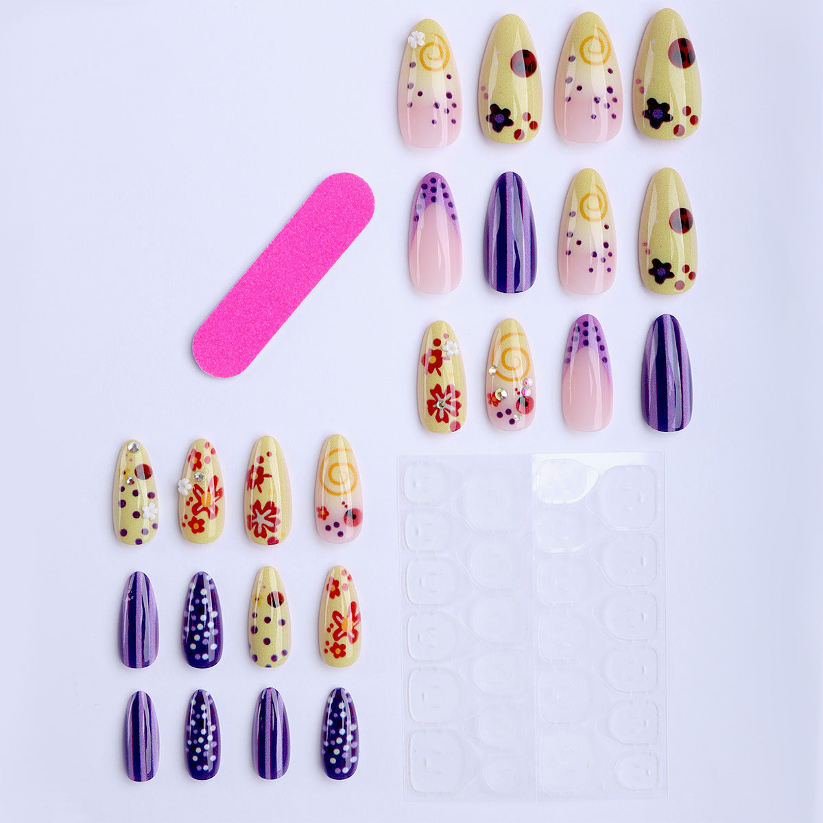 Künstliche Fingernägel mit Floralem und Geometrischem Design Brehn