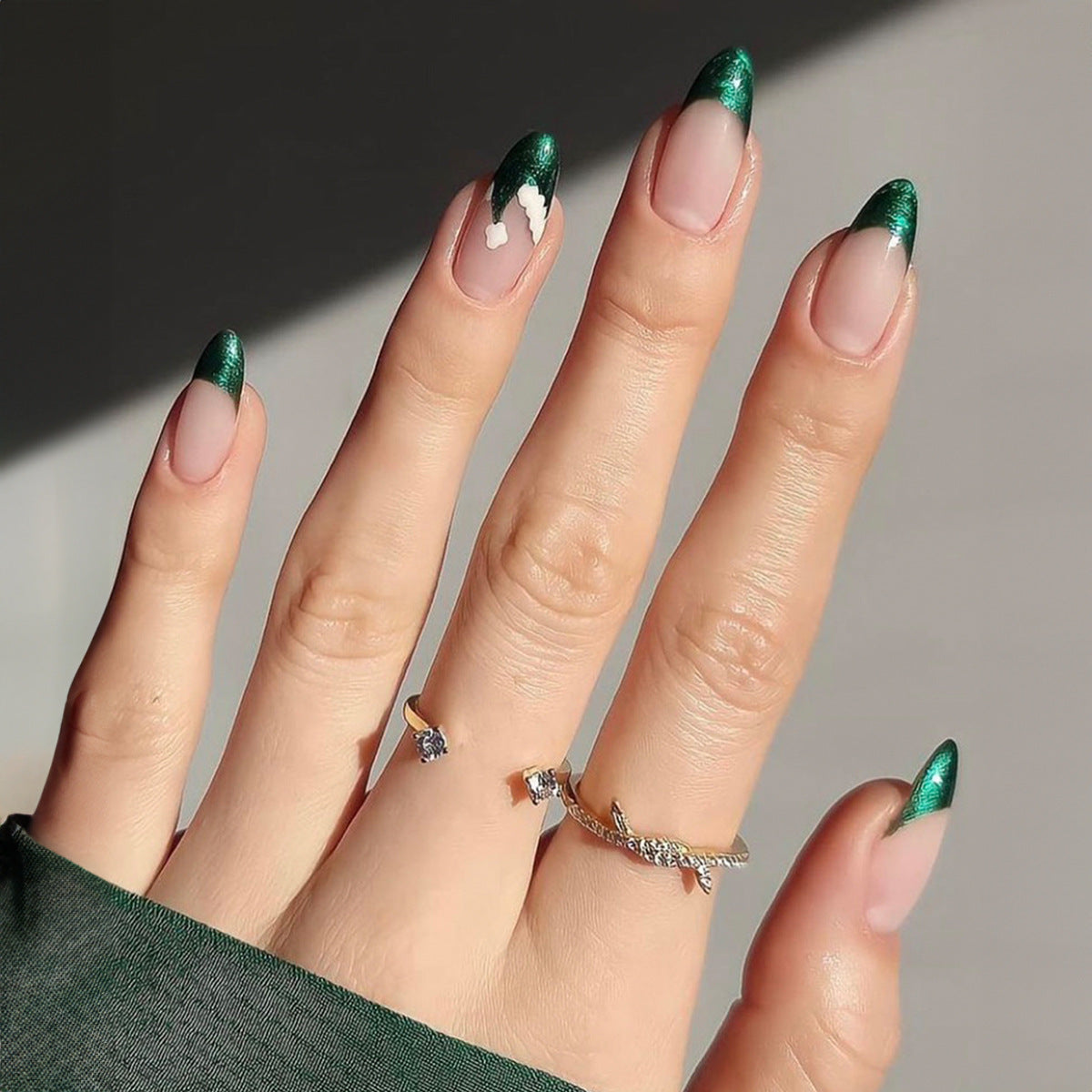 Elegante Stiletto Press-On Nagelset mit einzigartigem Design Brehn