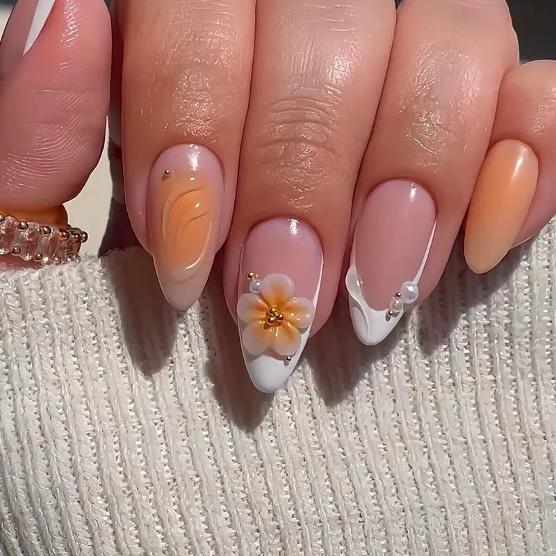 Künstlerisches Florales Design Press-On Nagelset Brehn