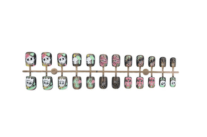 Kunstnagelset mit kreativen gruseligen Motiven Brehn
