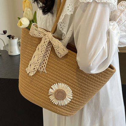 Handgefertigte dekorative Strohtasche