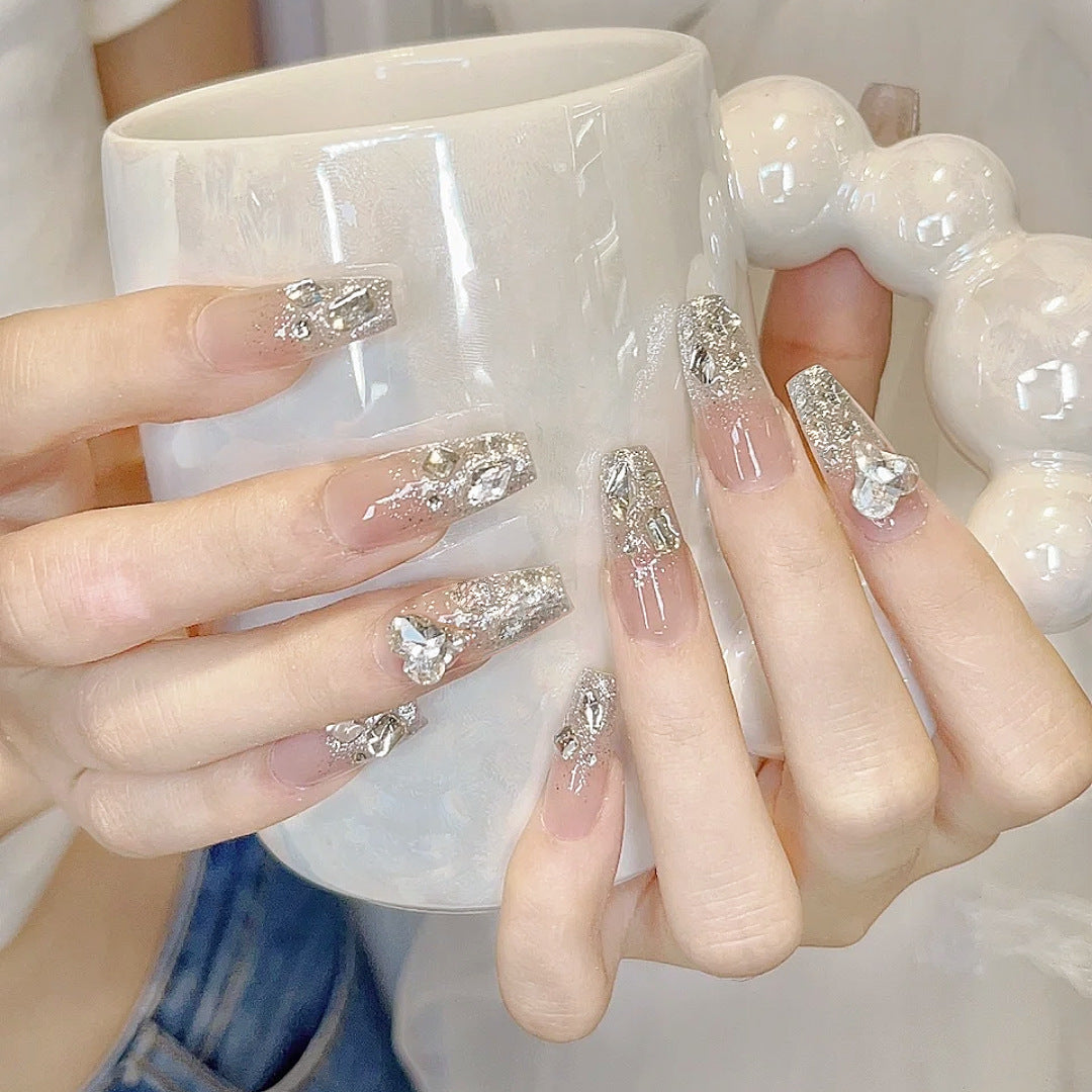 Elegantes Press-On-Nagelset mit floralen und Strassakzenten Brehn