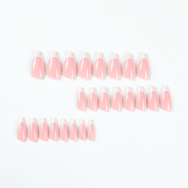 Kunstvolle Nagelkunst mit French Tip Design Brehn