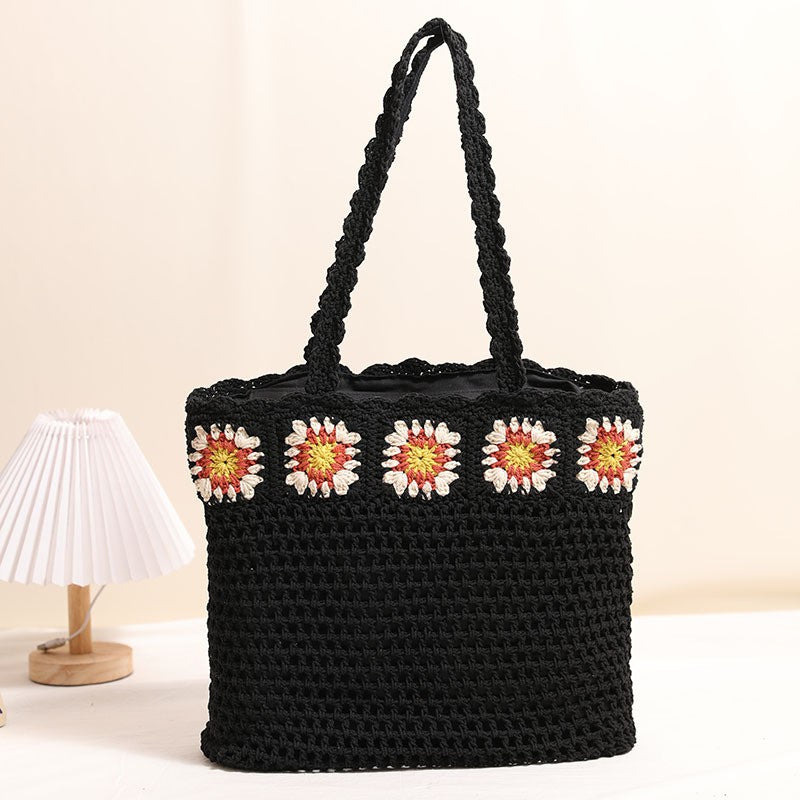 Handgehäkelte Strandtasche mit Floralen Akzenten Brehn