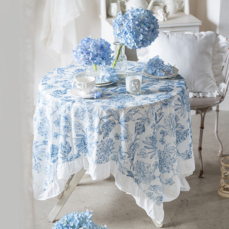 Bunte Tischdecke mit Blumenmuster