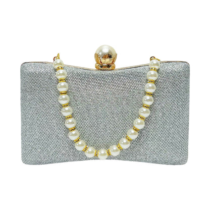 strass-verzierte Abendtasche