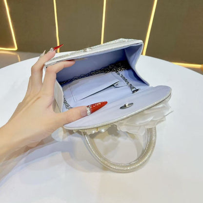 Blumengeschmückte Handtasche für den Abend
