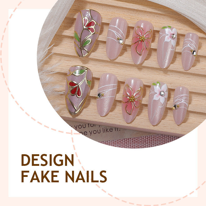 Kunstnagelset mit luxuriösen floralen Designs und Glitzerakzenten Brehn