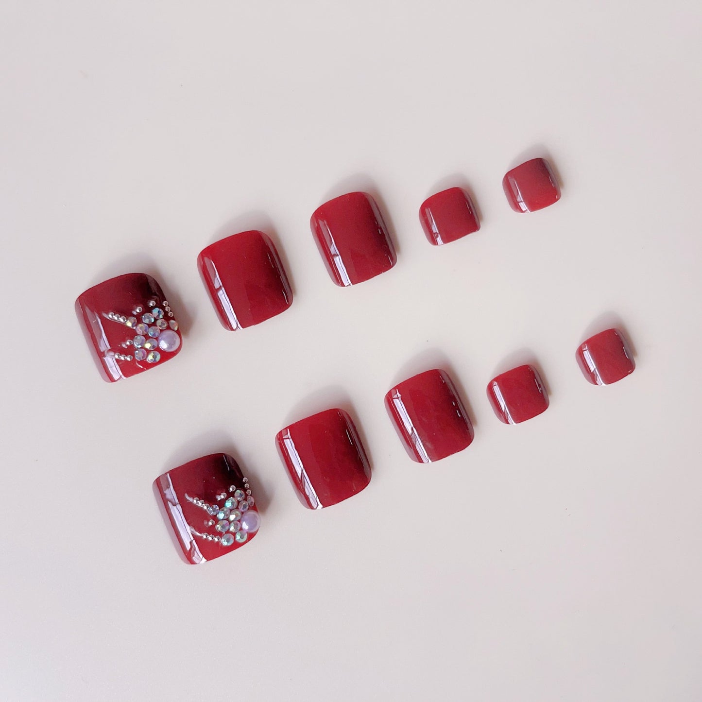 Fußnagelset mit glamourösen Perlenverzierungen Brehn