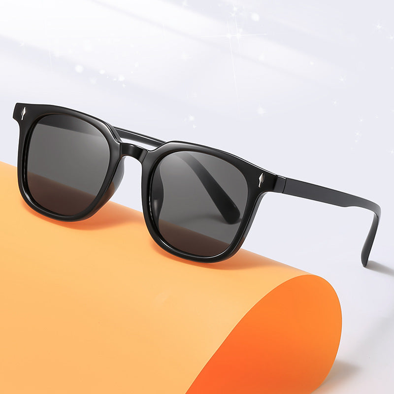 Transparente Rahmenmodetrends Sonnenbrillen Brehn