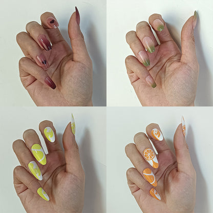 Kunstnägel mit floralem Minimalismus Brehn