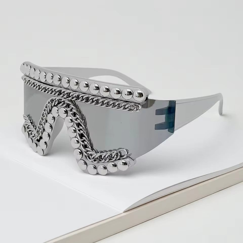 Damen Fashion-Sonnenbrille mit luxuriösem Kettenrahmen und schimmernden Akzenten Brehn