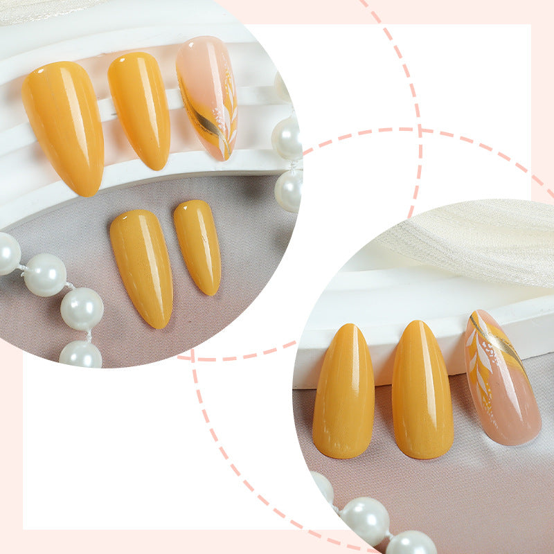 Premium Künstlerischer Press-On Nagel Set mit Blumen- und Metallic-Akzenten Brehn