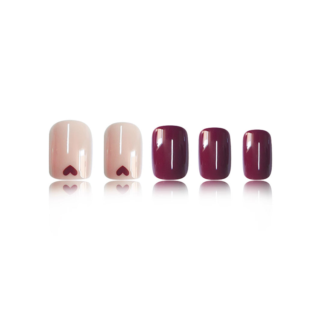 Künstlerisches Herz-Design Press-On Nagelkunst Brehn