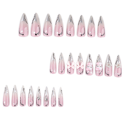 Kunstvolle Nagelverlängerungen mit glamourösem Dekor Brehn