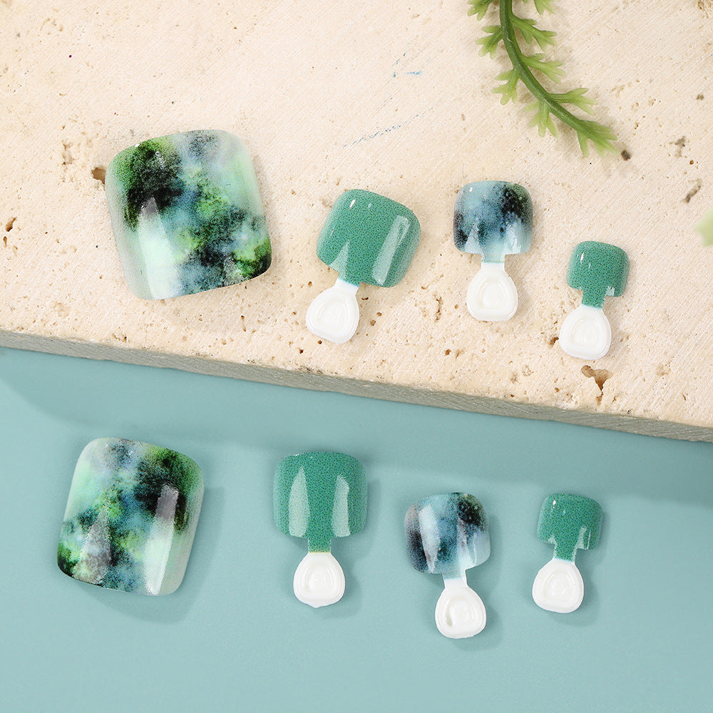 Kreatives Nagelset mit einzigartigen Mustern Brehn