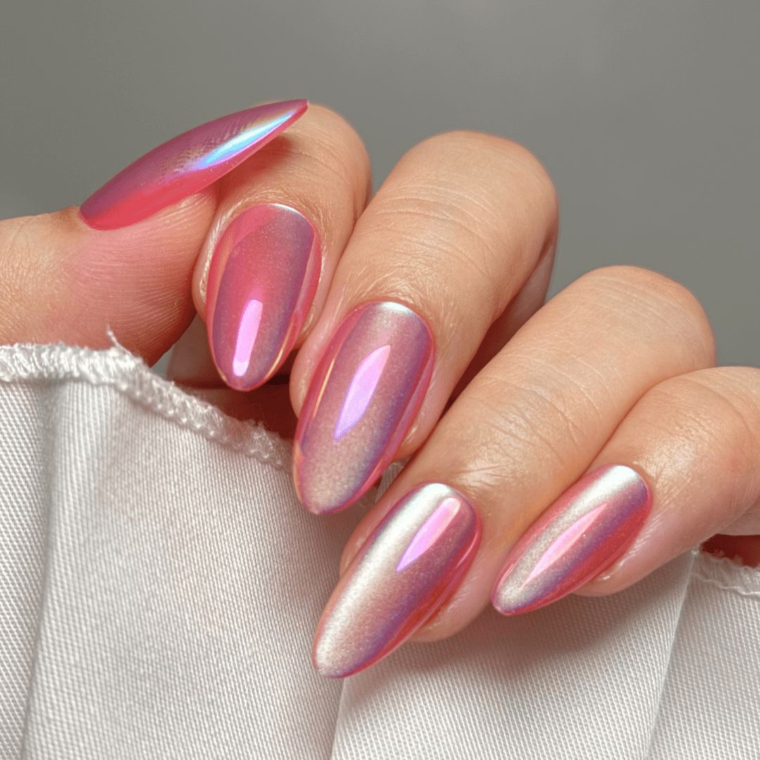Kunstnägel mit Holografischem Effekt und Elegantem Finish Brehn