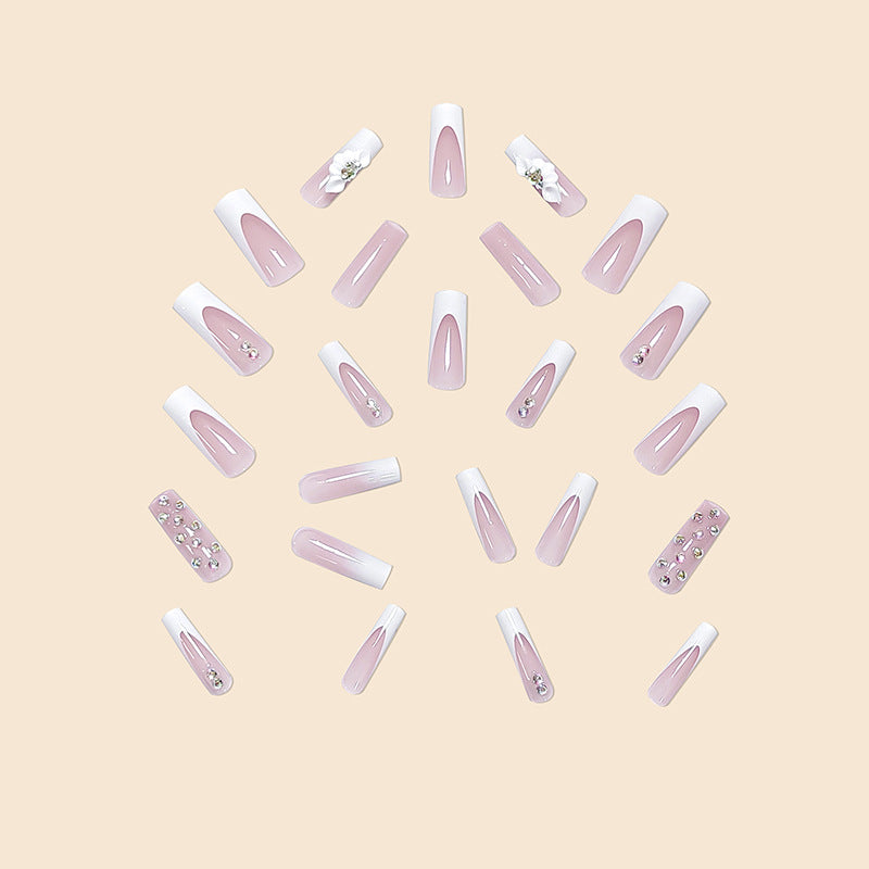 Rhinestone-Verzierte Nail Art
