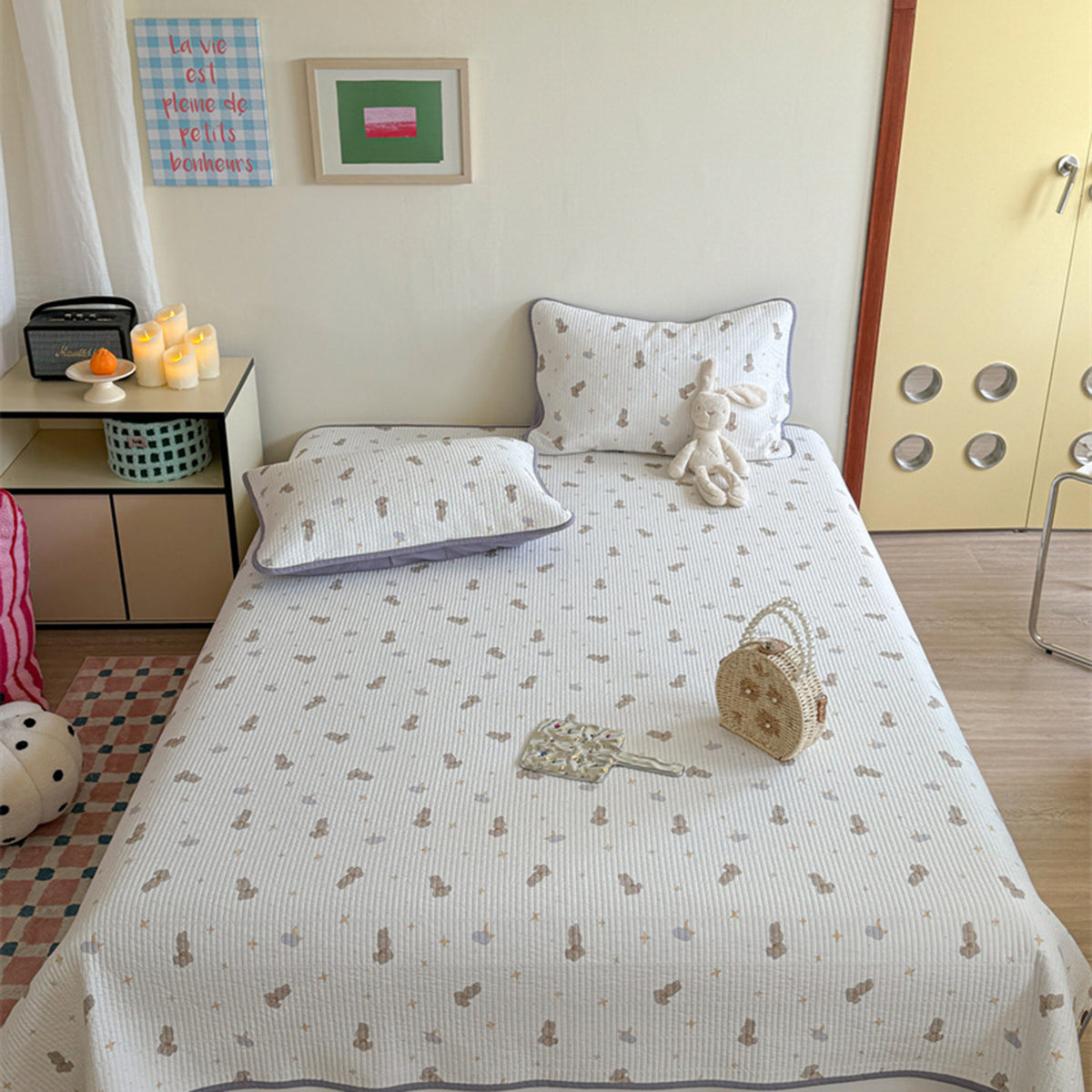 Leichtgewichtiges Baumwoll-Kantha-Stil Wendedecke und Paspel-Kissenbezug-Set