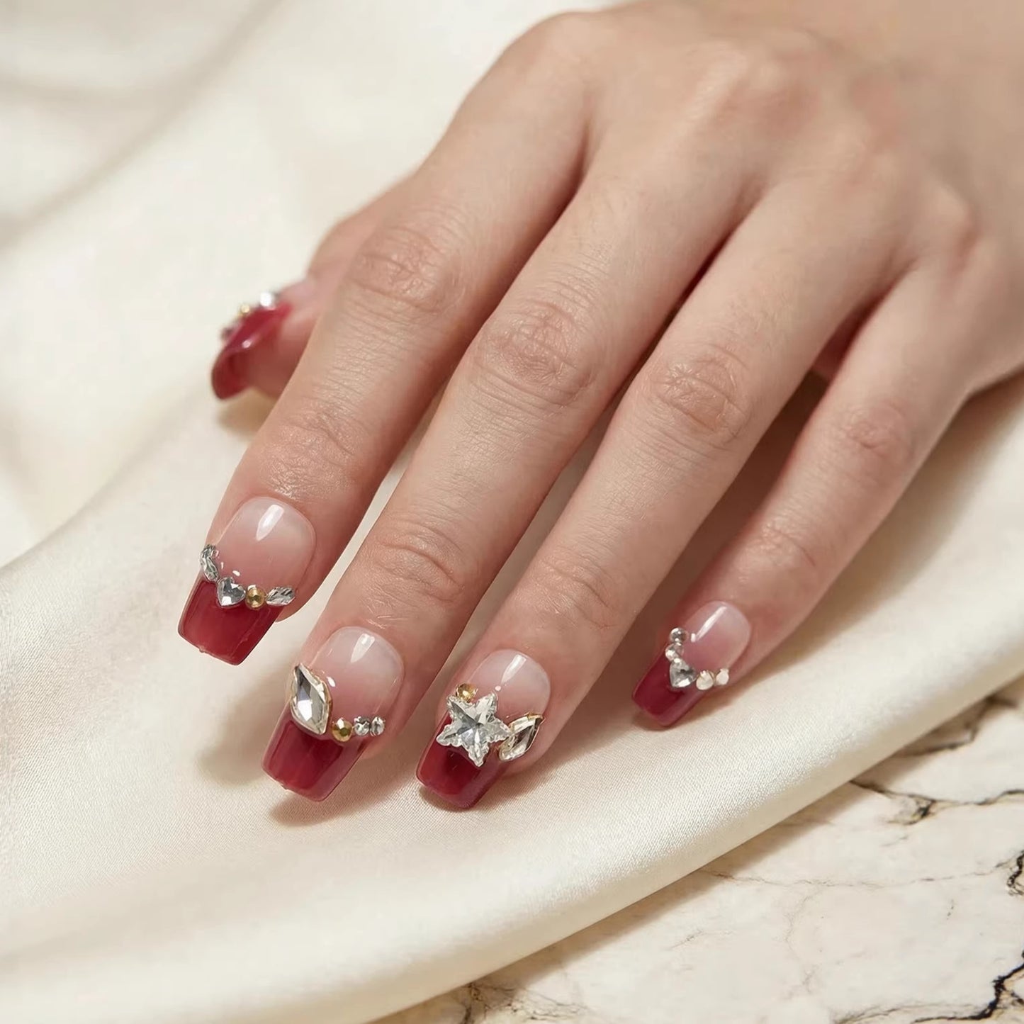 Dekorative mit Strass veredelte Press-On Nageltips Brehn