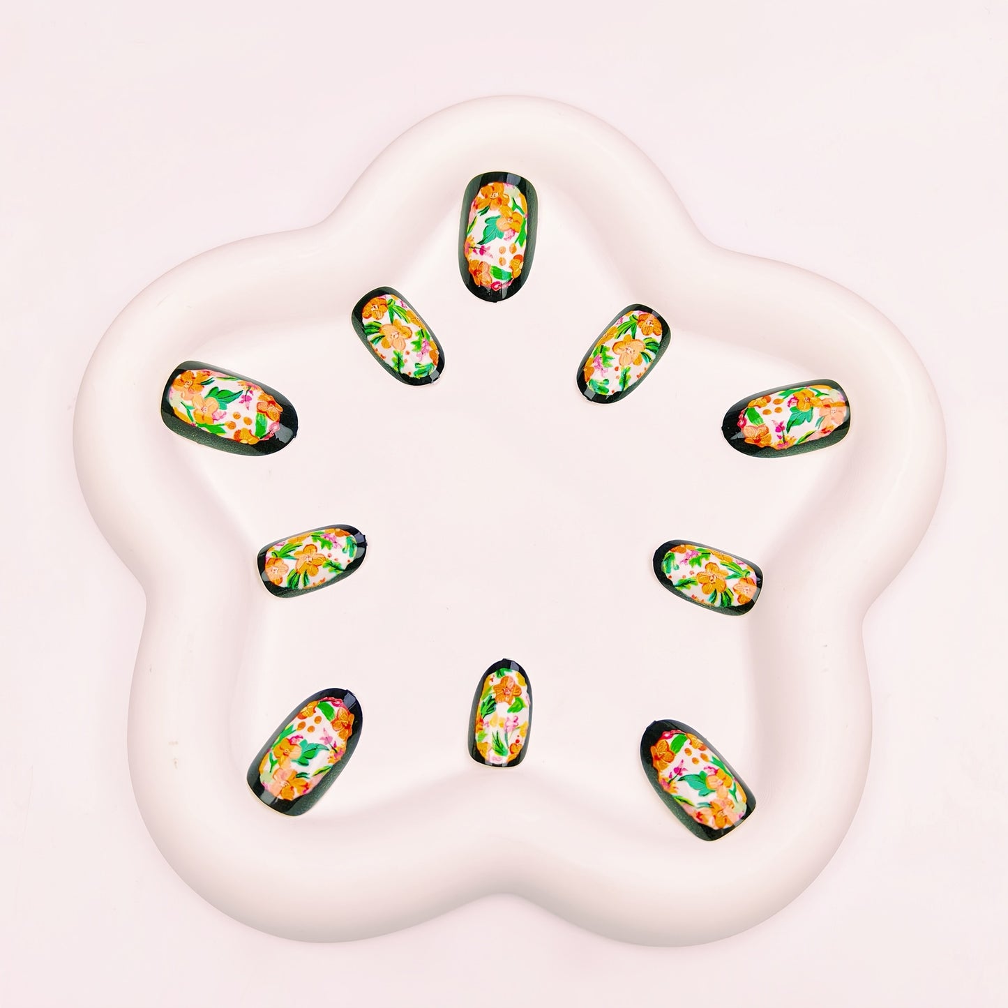 Blumige Nail Art Design Brehn