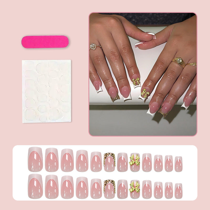 Kunstnagelset mit glamourösen 3D-Verzierungen Brehn