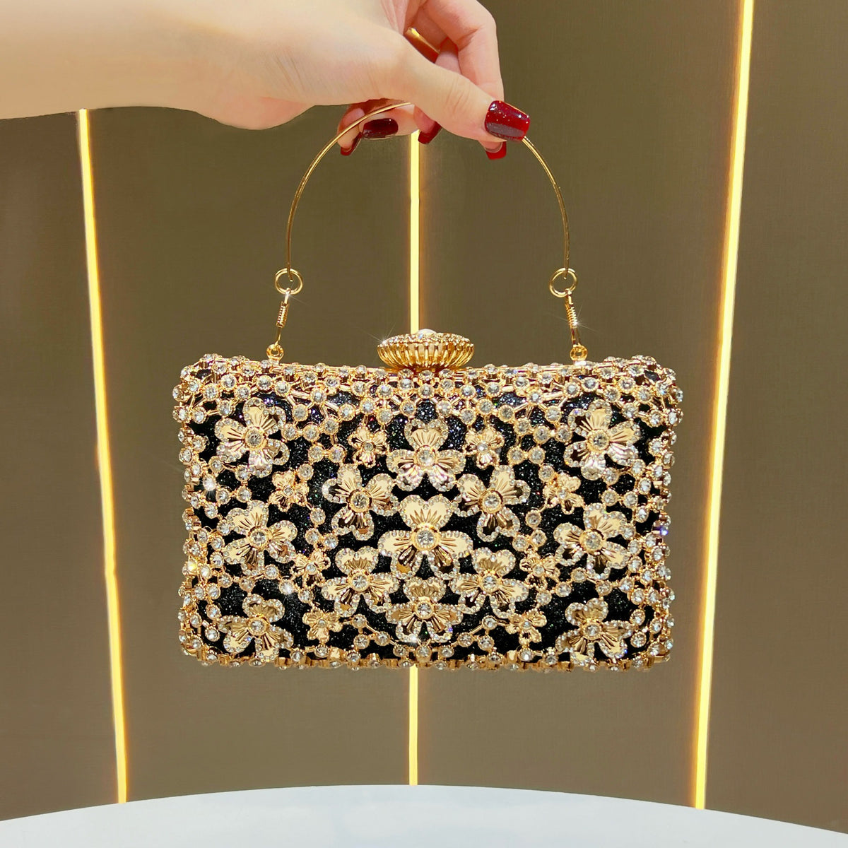 Floral Applikation Abend Clutch