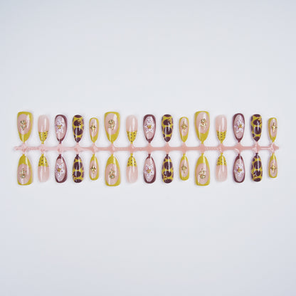 Elegantes Kunstnagel-Set mit einzigartigem Design Brehn