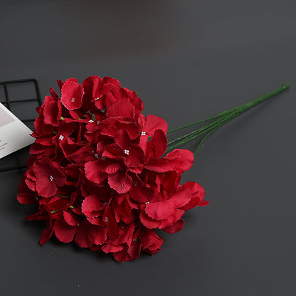 Künstliches Blumenarrangement für die Innenausstellung