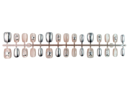 Kunstnagelset mit glamourösen Sternenmotiven und holographischen Effekten Brehn