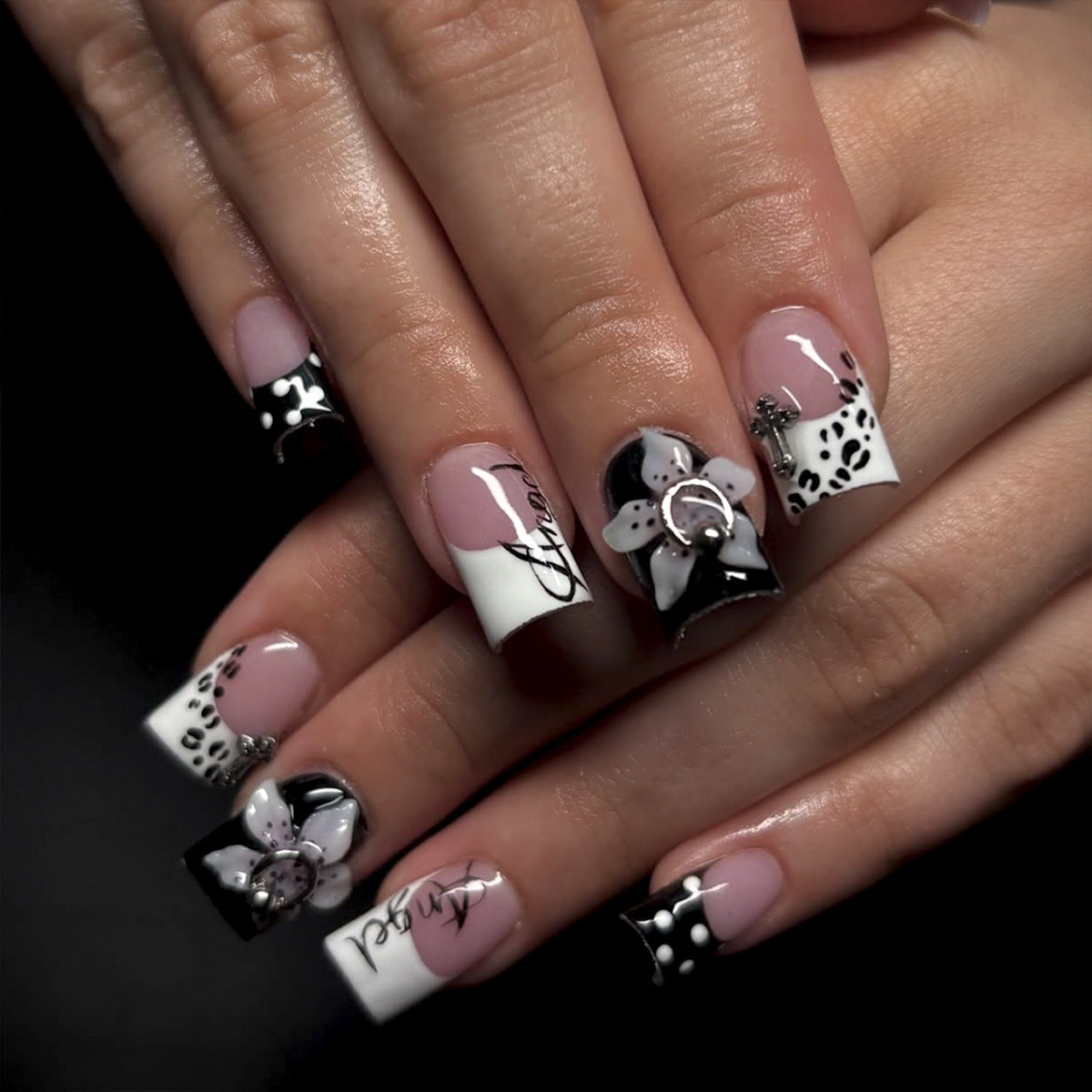 Kunstnägel mit Floralem Design Brehn