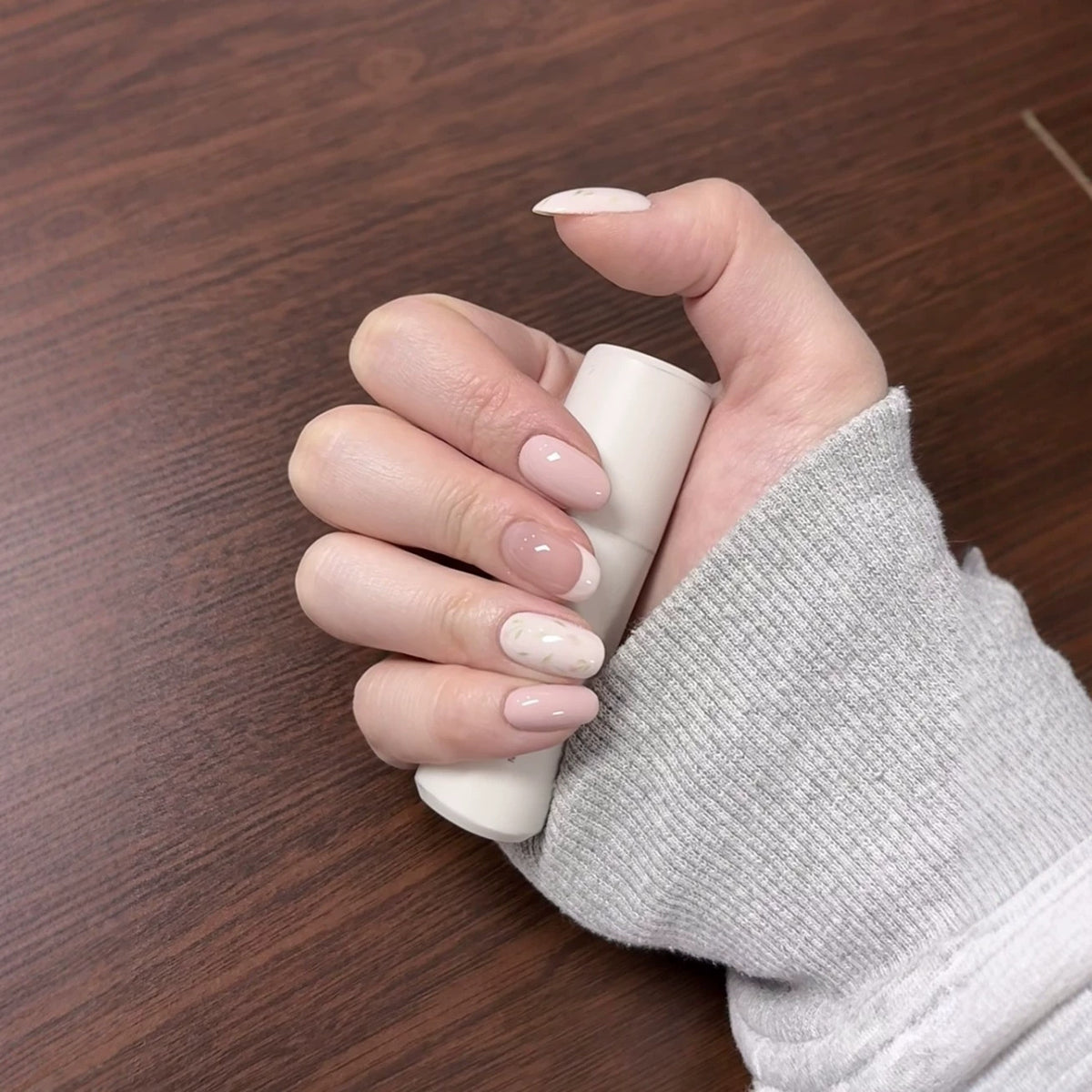 Stylisches Press-On Nagelset