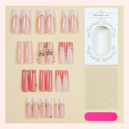 Kunstnagelset mit eleganten Glitzer- und 3D-Akzenten Brehn