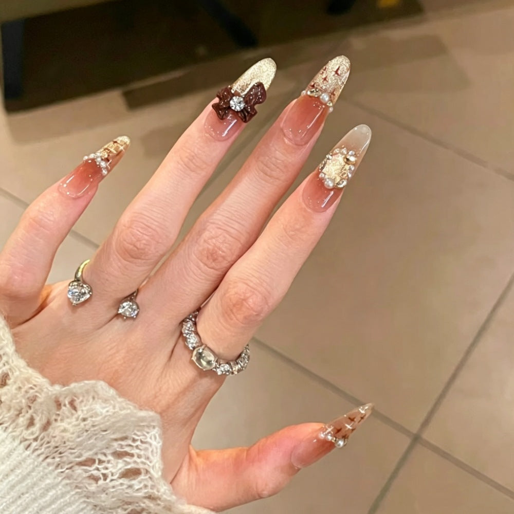 Glamouröses Nagelkunst Brehn