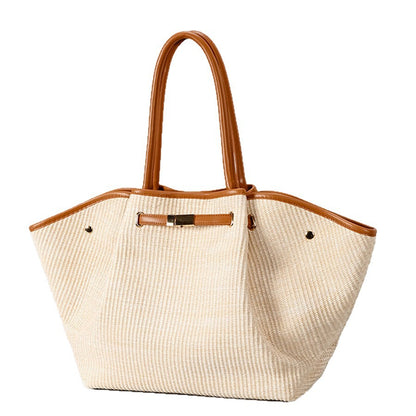 Elegante strukturierte Strohtasche