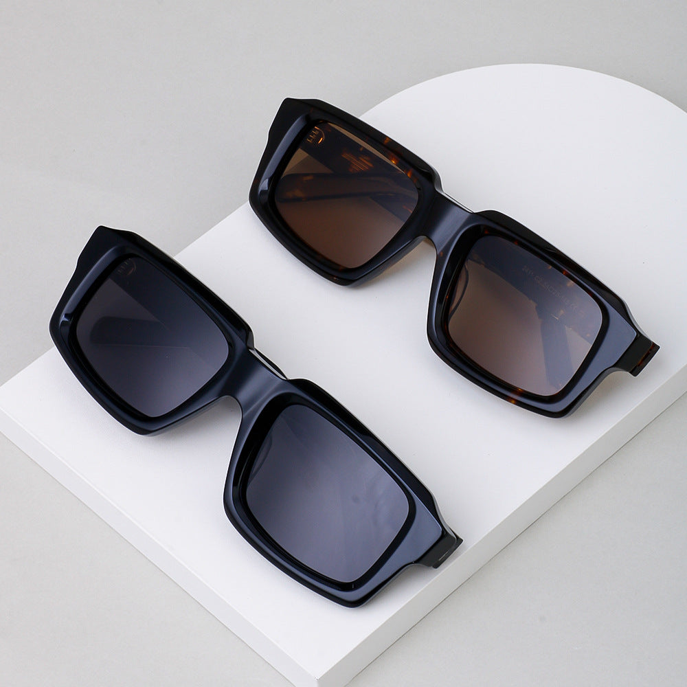 Damen Sonnenbrille im stilvollen und facettenreichen Design mit komfortablem Kunststoffrahmen Brehn