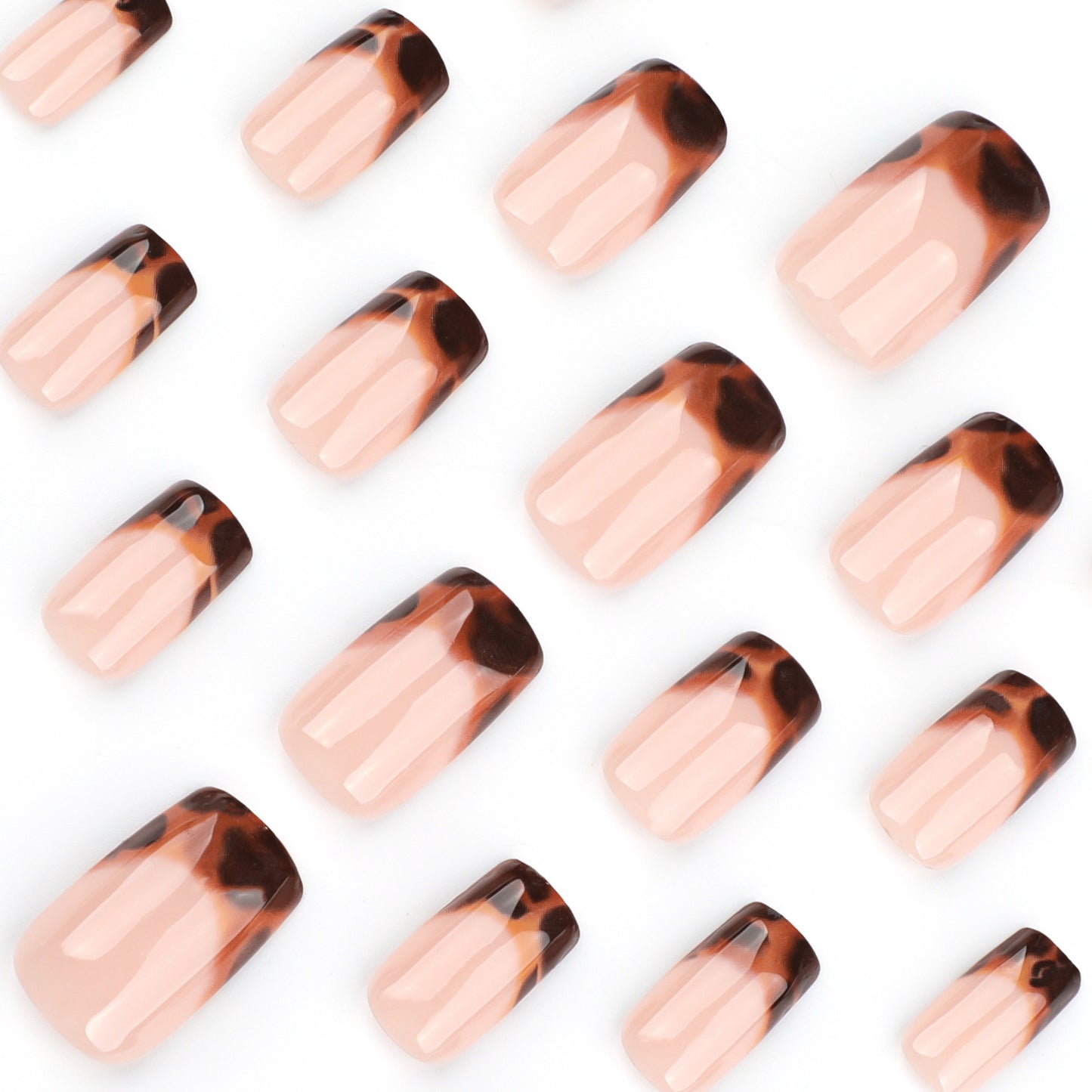 Künstlerische Gel-Nagelverlängerungen Brehn